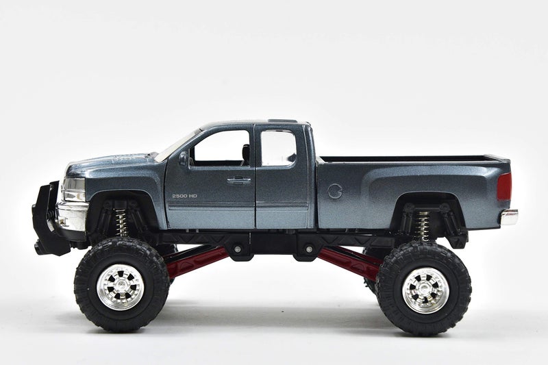 NewRay New Ray Silverado 2500 Hd Die Cast Chevrolet with Suspension 1/32Â° 54526 Blue, male - Image 3